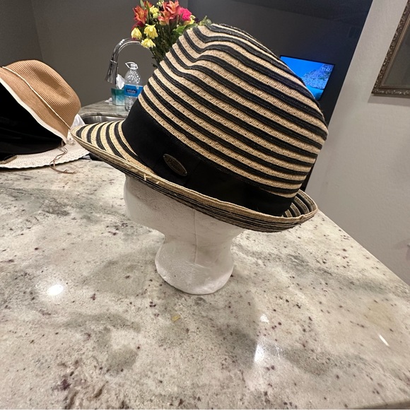NWOT Woven Fedora Hat Striped by Papillion
Beige &Black - Picture 13 of 14